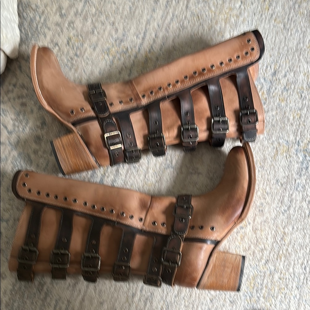 Freebird Derby Boots in Beige - Picture 5 of 7